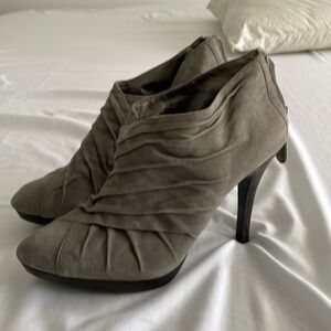 Banana republic suede heels